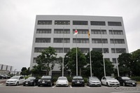 VWジャパン、開設25周年の「恩返し」豊橋本社に地元中高生を招待