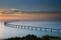 総延長55km、中国本土と香港を結ぶ世界最長の海上橋「港珠澳大橋」開通 画像
