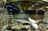 ANAの機体工場見学、東京ドーム1.8倍の格納庫でさまざまな飛行機に出会える 画像