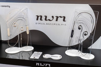 NTT、耳を塞がないイヤホン「耳スピ」ネックバンド型発売