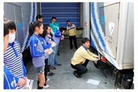 小学生が佐川急便の荷物配達、5・6年生対象の職業体験プログラム 画像