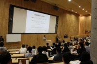 JMOOC「gacco」で東大 本郷教授が反転授業、参加者は13～81歳 画像