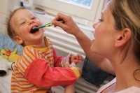 母子伝播に注意、母親から子どもへの「むし歯」感染とその予防法 画像