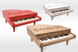 河合楽器、グランドピアノ型ミニピアノシリーズ3種をフルモデルチェンジ 画像