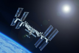 国際宇宙ステーション、人工衛星と衝突回避…約376秒間のスラスター噴射