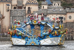 TDS「ディズニー・クリスマス」15mツリー登場