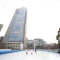 東京ミッドタウンでは都内最大級の大きさを誇る屋外アイススケートリンクをオープン
