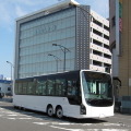 慶應義塾大学の電動フルフラットバス