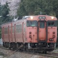 JR旅客6社は2017年も普通列車専用のフリー切符「青春18きっぷ」を発売する。写真は氷見線の普通列車。