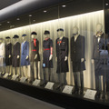 展示エリアにある、歴代制服展示。各時代の特徴ある制服を見学できる