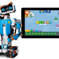 LEGOLAND Japan限定ワークショップ「ロボティック・プレイセンター」のイメージ　6月から「レゴ ブースト 車」と「特別ワークショップI 電動コマ」が加わる