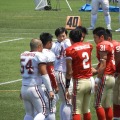 試合前のセレモニー千葉日大一と駒場学園（赤）