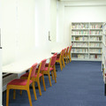 千代田高等学院 ARC／資料ライブラリーには集中して勉強できるスペースも