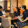 千代田高等学院 ARC／カフェスペースには毎日生徒たちが集まる