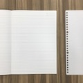 ノートは見開き2ページのスペースで書きます。ルーズリーフはバインダーから外すと、1ページのスペースで書けます。
