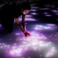 「人と共に踊る鯉によって描かれる水面のドローイング－Infinity」期間限定の桜の演出