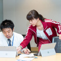 「Office 365」を使った反転授業で使える教材づくり体験会で参加者の質問に応じる土屋奈緒子氏