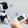 micro:bitを1台追加して無線通信機能を使えば、ロボットを遠隔操縦できる