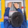 抗ウイルス・抗菌シートによる券売機、精算機、チャージ機への施工イメージ。