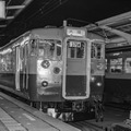 JR移行後からまもない頃の「大垣夜行」。この頃は165系電車で運行されており、当時、東海道本線唯一の昼行急行だった『東海』と共通運用だった。東海道本線東京駅。