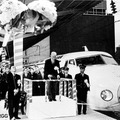 遅延によるものを除けば、新幹線最初の深夜運行は国鉄時代の1971年7月に東海道新幹線で運行されたもの。1964年10月の開業以来初のケースだったという。写真は東海道新幹線の開業式。