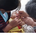 ラオスでのポリオワクチン接種のようす
