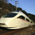 3月11日限りで定期運行を終了する小田急の特急ロマンスカー50000形VSE。