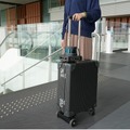 視覚障害者向け自律型移動支援ロボット「AIスーツケース」