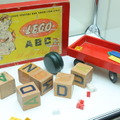 レゴ ジャパンオフィスには創設当初のおもちゃも展示されていた