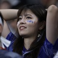 サッカーワールドカップ日本対クロアチア戦、日本の敗戦を悲しむファン