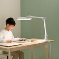 ベンキュージャパンから新型デスクライト「MindDuo 2」発売！光と機能を究極まで追求、子どもの眼精疲労防止にも