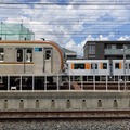 東京メトロ10000系車両と東武鉄道50000系車両