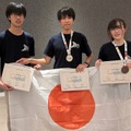 第17回国際天文学・天体物理学オリンピック閉会式後の日本代表生徒ら（2024年8月26日撮影、写真左より齋藤さん・長谷川さん・市川さん）