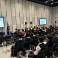 会場内特設エリアでの特別講演や学校別説明会