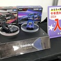 タカラトミー トミカプレミアムRacing、99号車NSX-GT（向かって左）とレイブリックNSX-GT