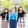 左から、学芸学部音楽学科音楽文化専攻 3年 橋川真愛さん、現代社会学部社会システム学科 4年 高原愛子さん、学芸学部メディア創造学科 4年 三田実風さん