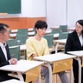 左から、駿台予備学校 京都駅前校責任者 脇田修平氏、京都大学工学部理工化学科 1年生 道端大也さん、京都南校責任者 平沼弓賀氏