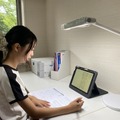 「見た目もかっこよく見やすいし、目が疲れない。すごく集中できる！」と大絶賛