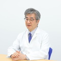 ブルーライト研究の第一人者、眼科医の綾木雅彦先生（慶應義塾大学眼科講師）