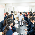 ひとりひとりの「知りたい」「やってみたい」という意欲を最大限に引き出す授業が展開される