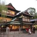 2位の「道後温泉本館」（愛媛県松山市）