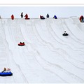 つどーむ会場の雪の滑り台
