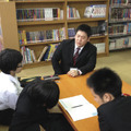 「COCOROE塾」のスタートに先駆け、藤井寺中学校で実施した「第1回COCOROE塾チューター派遣」の様子