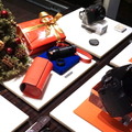 伊勢丹新宿メンズ館8Fライカコーナーにはクリスマスギフトを意識したアイテムが並ぶ