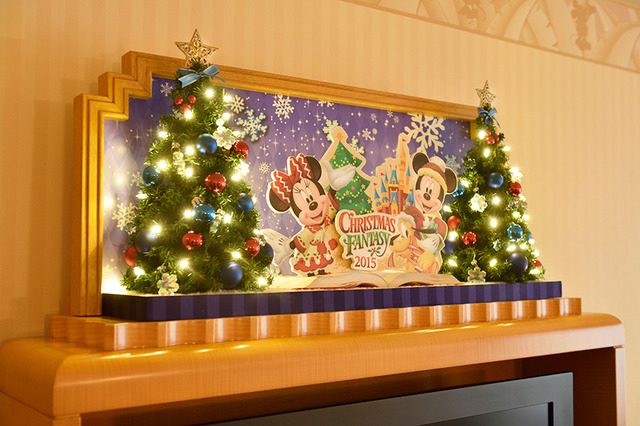 「クリスマス・ファンタジー」デコレーション客室 (c) Disney