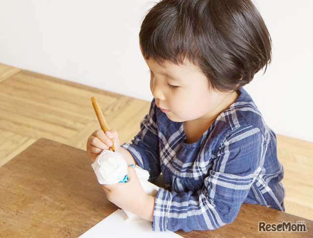 5月のまいにちワークショップ「雨をふきとばせ！てるてるぼうず作り」