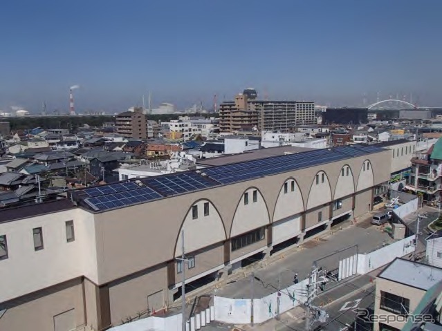 羽衣駅には太陽光発電システムも設置された。