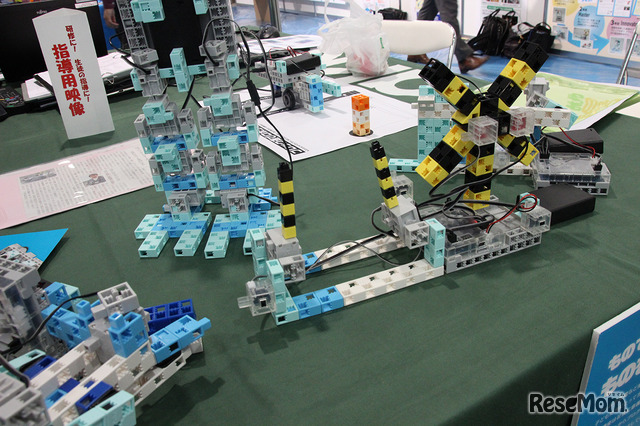 アーテックのブースでは学研エデュケーショナルがSTEM型のロボットプログラミング講座学研「もののしくみ研究室」を展示中