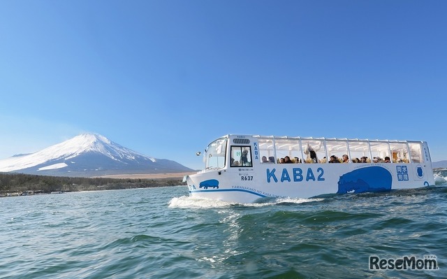 水陸両用バス「YAMANAKAKO NO KABA」