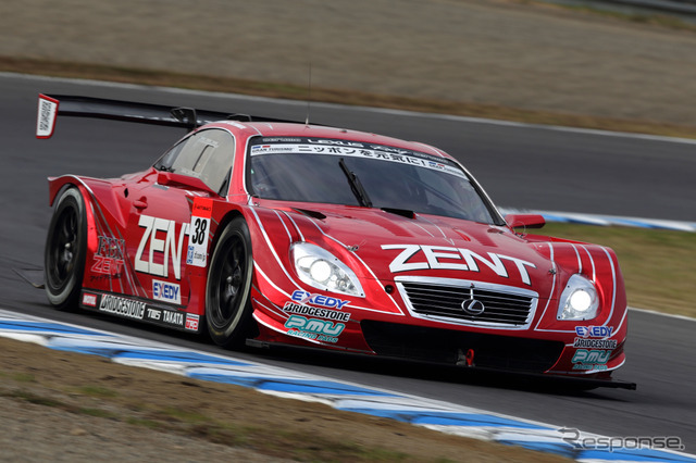 #38 ZENT CERUMO SC430（2013年）。写真：TOYOTA